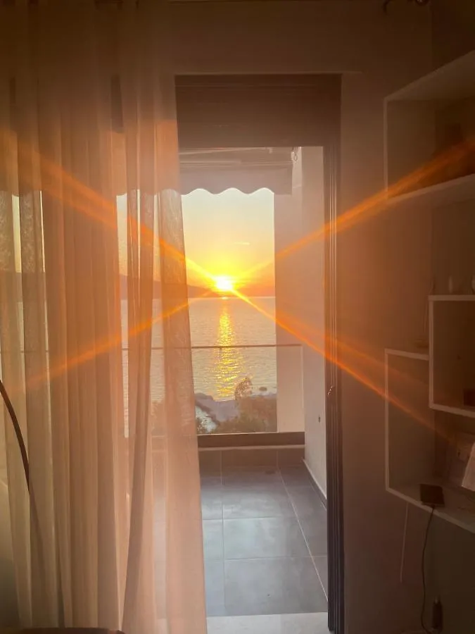 Ivi'S Apartment Sea View Wlora
